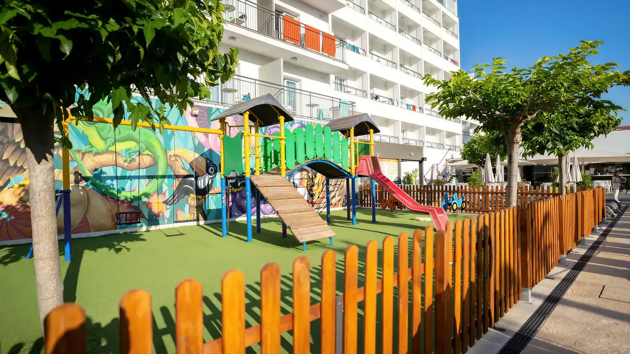 Plac zabaw dla dzieci w FERGUS Club Pineda Splash