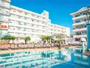 Basen i leżaki w hotelu FERGUS Club Pineda Splash