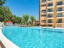 Basen zewnętrzny w hotelu Festa Via Pontica