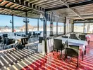 Restauracja w Fiesta Beach z widokiem na plażę