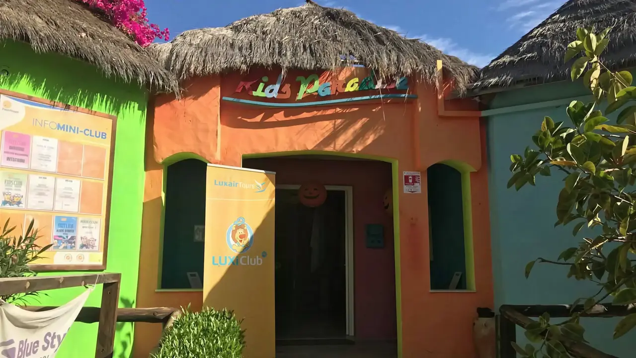 Wejście do klubu dla dzieci w Fiesta Beach