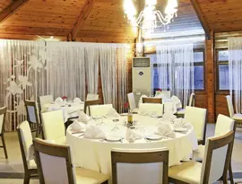 Elegancka jadalnia w hotelu Fiesta Beach