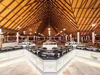 Bufet z jedzeniem w Fihalhohi Island Resort
