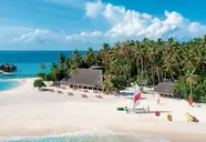Widok na kompleks Fihalhohi Island Resort nad morzem