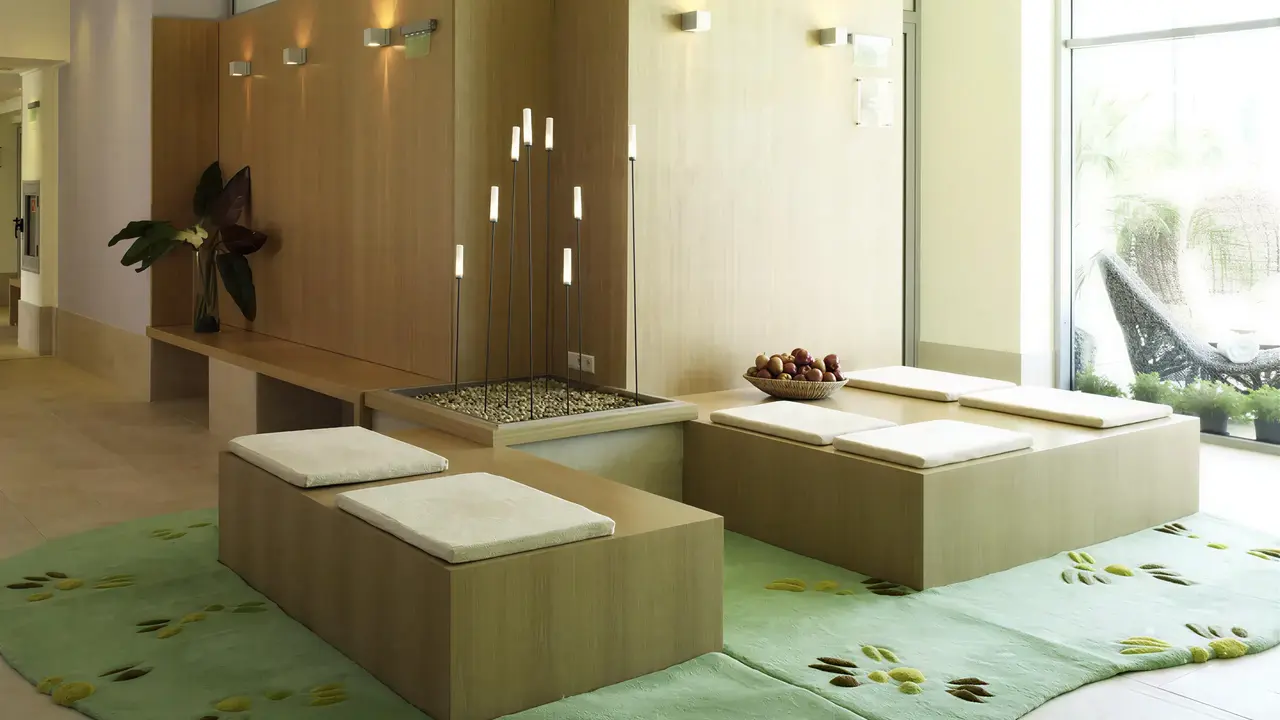 Nowoczesny kącik wypoczynkowy w Flamingo Grand Hotel & Spa