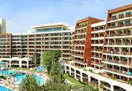 Widok na budynki i kompleks Flamingo Grand Hotel & Spa