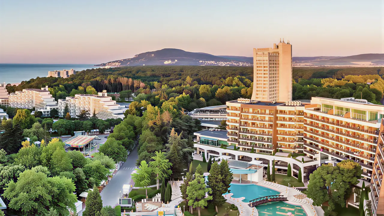 Widok na kompleks Flamingo Grand Hotel & Spa z lotu ptaka