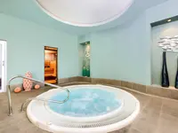 Basen z hydromasażem w strefie spa Fuerte el Rompido Spa