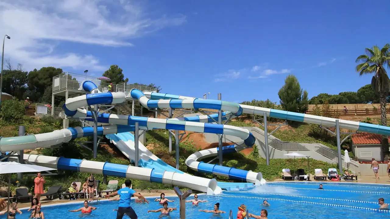 Zjeżdżalnie wodne w Garbi Park