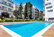 Basen kąpielowy w hotelu Garbi Park
