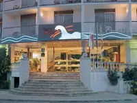 Wejście do budynku GHT Costa Brava