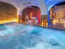 Strefa wellness z jacuzzi w GHT Neptuno (Tossa de Mar)