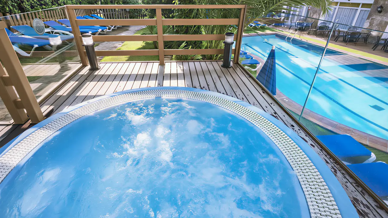 Prywatna wanna jacuzzi w GHT Neptuno (Tossa de Mar)