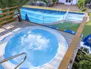 Jacuzzi i basen w hotelu GHT Neptuno (Tossa de Mar)