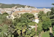 Panorama budynku i kompleksu GHT Neptuno (Tossa de Mar)