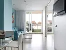 Wnętrze pokoju z salonem w GHT Oasis Park