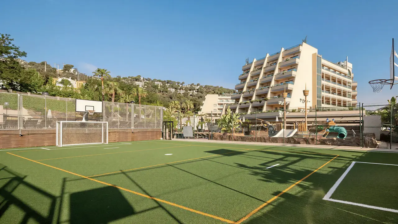 Boisko sportowe w obiekcie Golden Bahia De Tossa