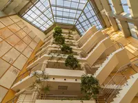 Wnętrze z nowoczesną architekturą w Golden Bahia De Tossa