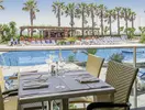 Stolik restauracyjny z widokiem na basen Golden Taurus Aquapark Resort
