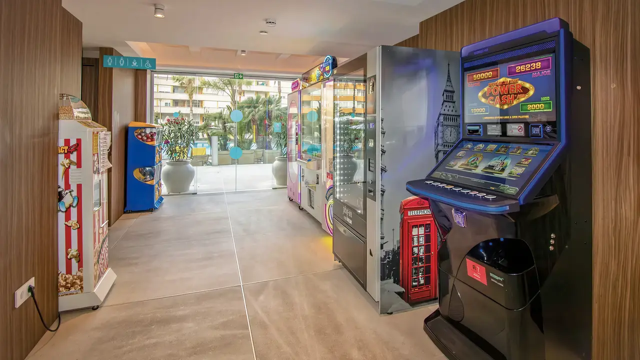 Sala gier z automatami w Golden Taurus Aquapark Resort