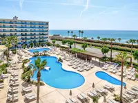 Widok na kompleks Golden Taurus Aquapark Resort z basenami