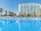 Basen z leżakami w Golden Taurus Aquapark Resort