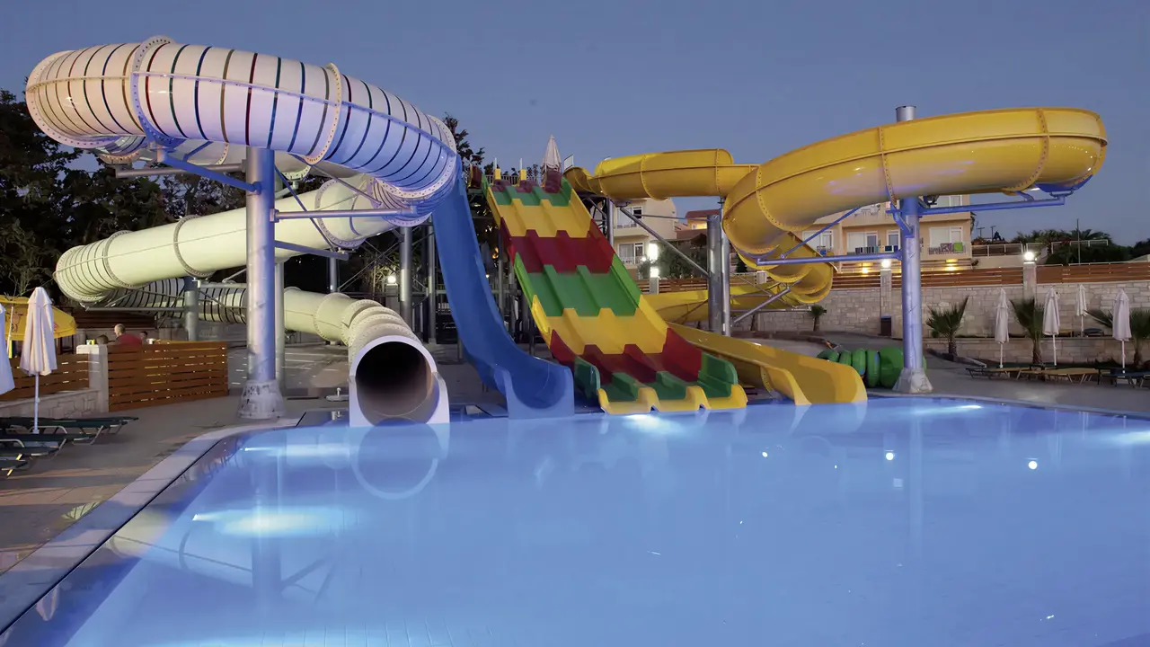 Zjeżdżalnie wodne w hotelu Gouves Water Park Holiday Resort