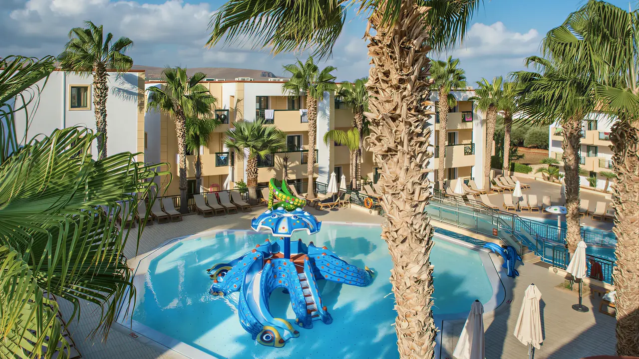 Wodny plac zabaw w Gouves Water Park Holiday Resort