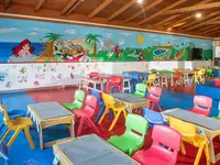 Kolorowa sala zabaw dla dzieci w Gouves Water Park Holiday Resort