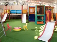 Kolorowy plac zabaw dla dzieci w Gouves Water Park Holiday Resort