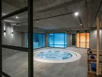 Strefa spa z jacuzzi w Gouves Water Park Holiday Resort