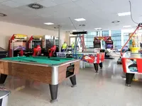 Sala gier w Gran Bali z bilardem