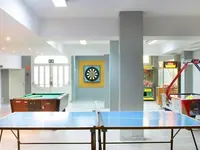 Sala gier w Gran Garbi z bilardem i pingpongiem