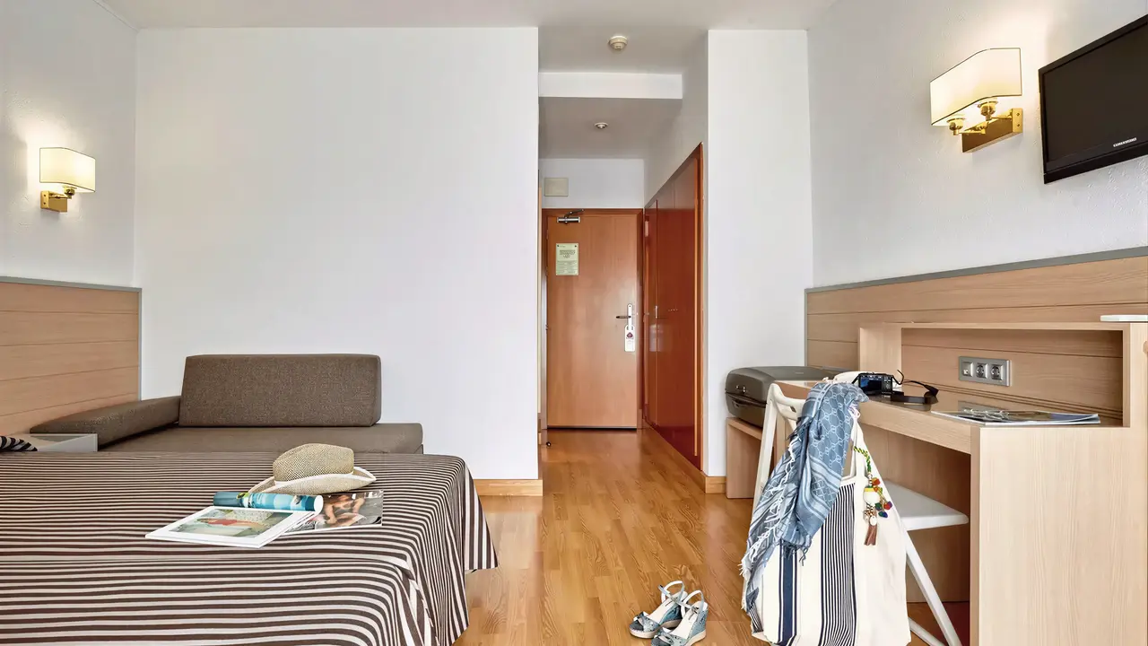 Wnętrze pokoju gościnnego w Gran Hotel Flamingo