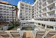 Widok na budynki i dziedziniec Gran Hotel Flamingo