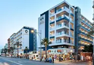 Elewacja budynku Gran Hotel Flamingo przy ulicy