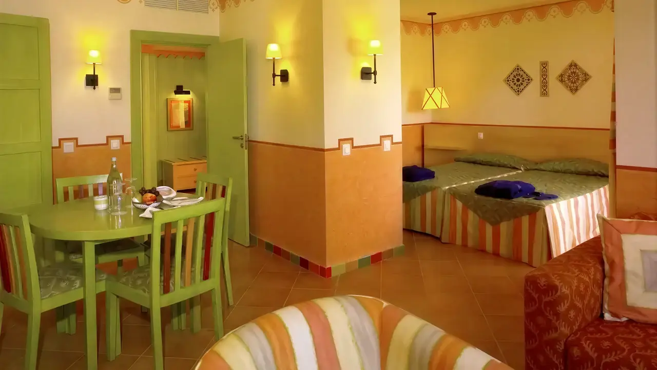 Wnętrze pokoju gościnnego w Grande Real Santa Eulalia