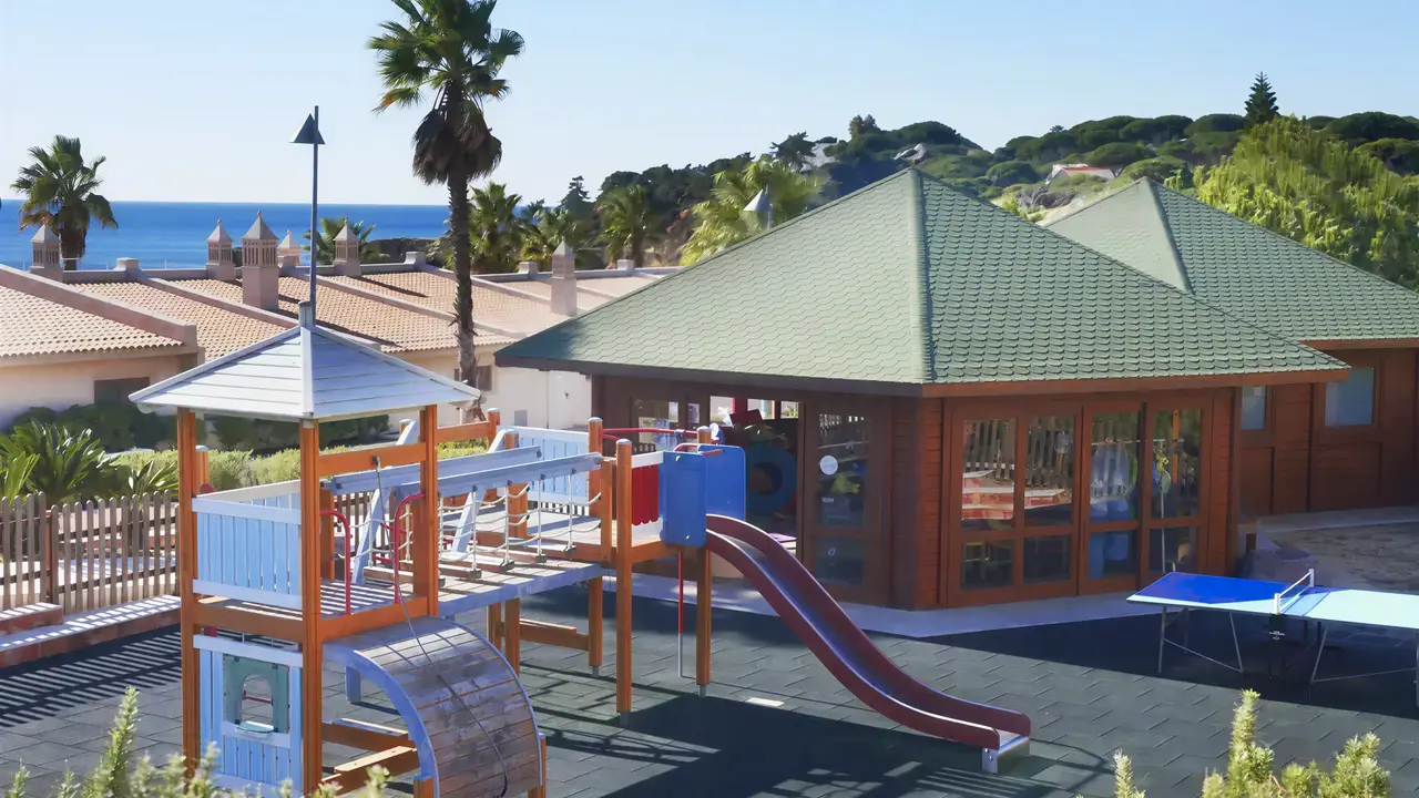 Plac zabaw dla dzieci w Grande Real Santa Eulalia