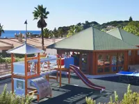 Plac zabaw dla dzieci w Grande Real Santa Eulalia