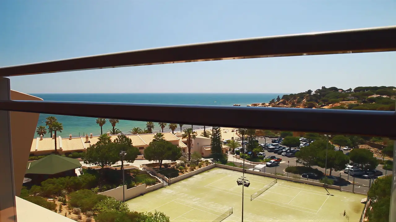 Korty tenisowe w hotelu Grande Real Santa Eulalia