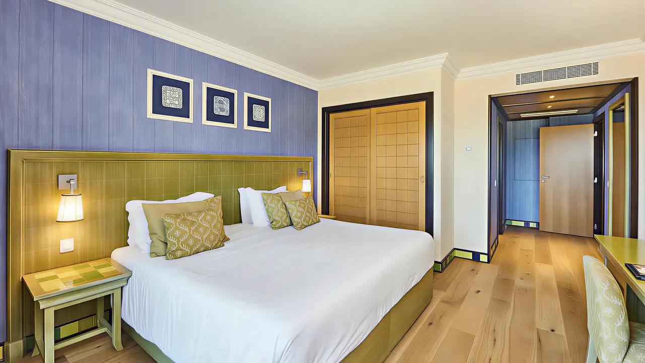 Przytulna sypialnia w hotelu Grande Real Santa Eulalia