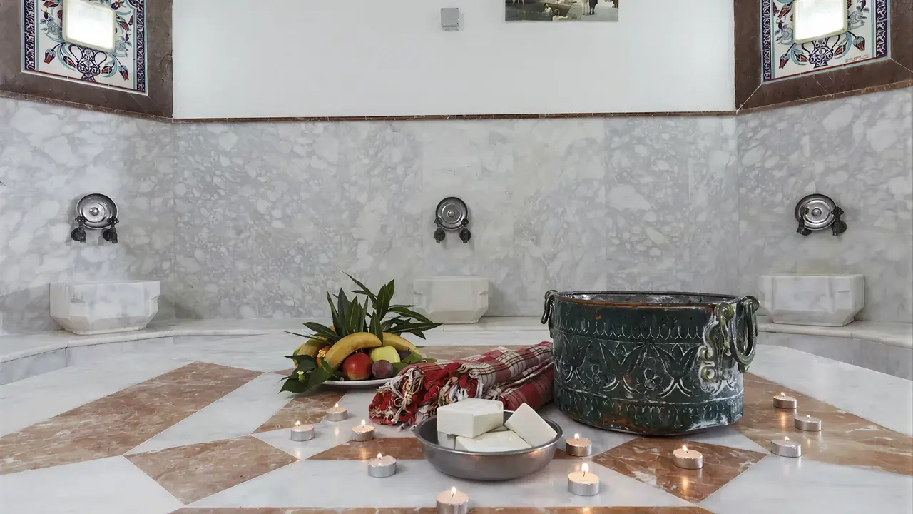 Wnętrze strefy spa w Greenwood Kemer Resort z marmurem