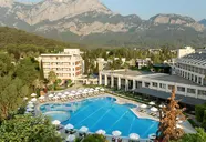 Widok na kompleks Greenwood Kemer Resort z basenami