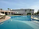 Basen z leżakami w hotelu Greenwood Kemer Resort