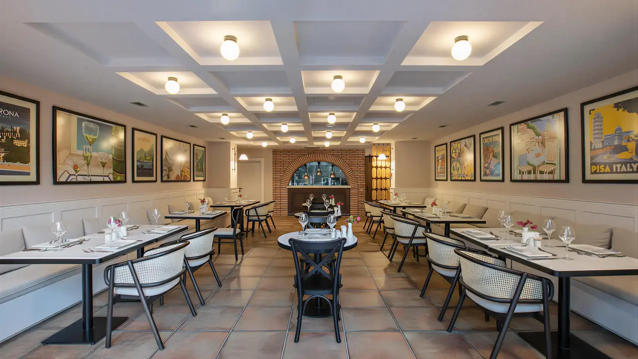 Restauracja w hotelu Greenwood Kemer Resort z nakrytymi stołami