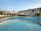 Basen z leżakami w hotelu Greenwood Kemer Resort