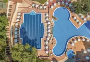 Widok z góry na baseny w Grifid Aqua Club Bolero