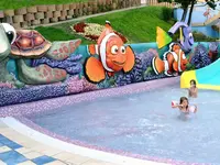 Zjeżdżalnia wodna i basen w Grifid Aqua Club Bolero
