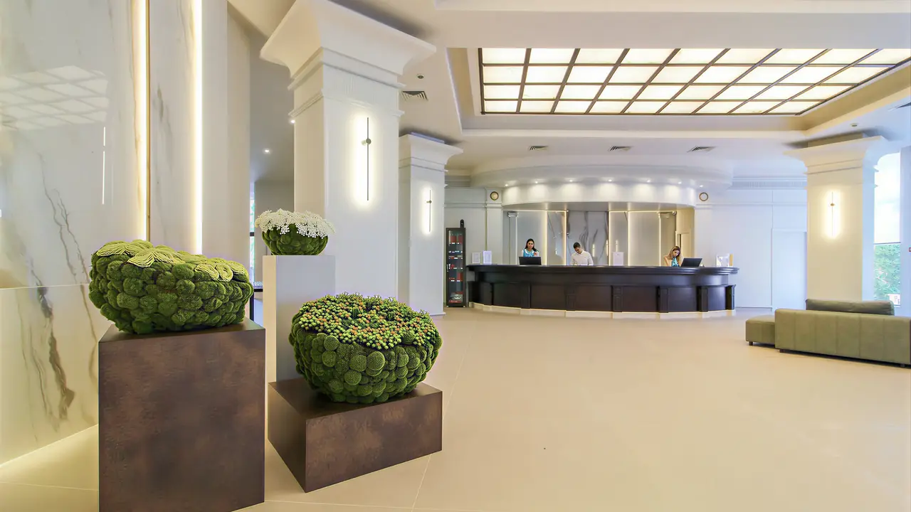 Recepcja w lobby hotelu Grifid Aqua Club Bolero