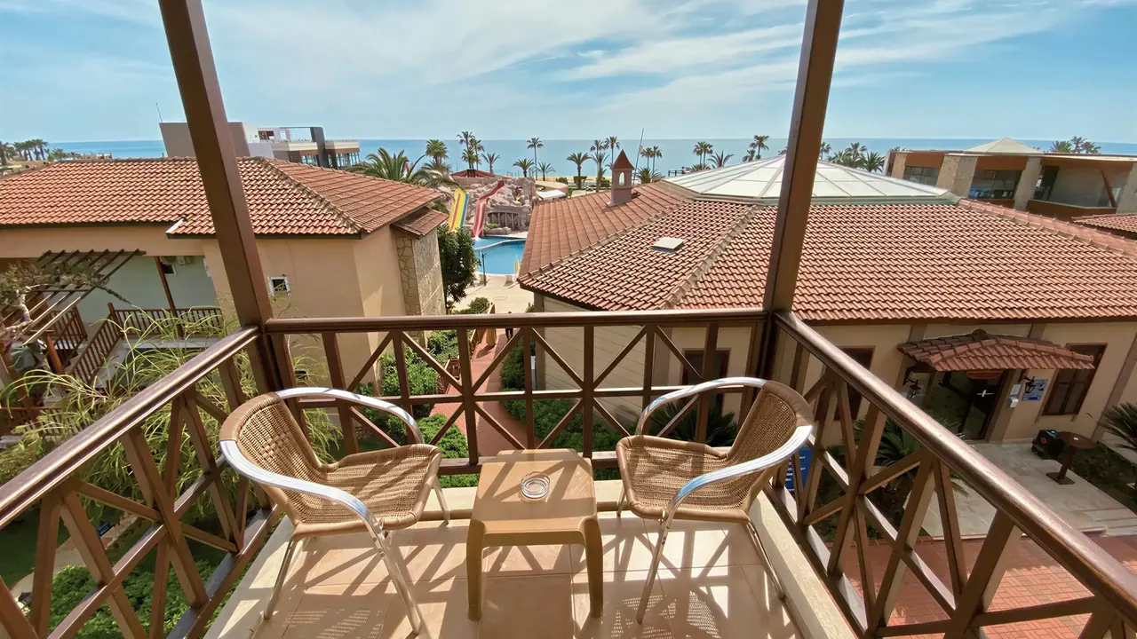 Balkon z widokiem w Gypsophila Holiday Village